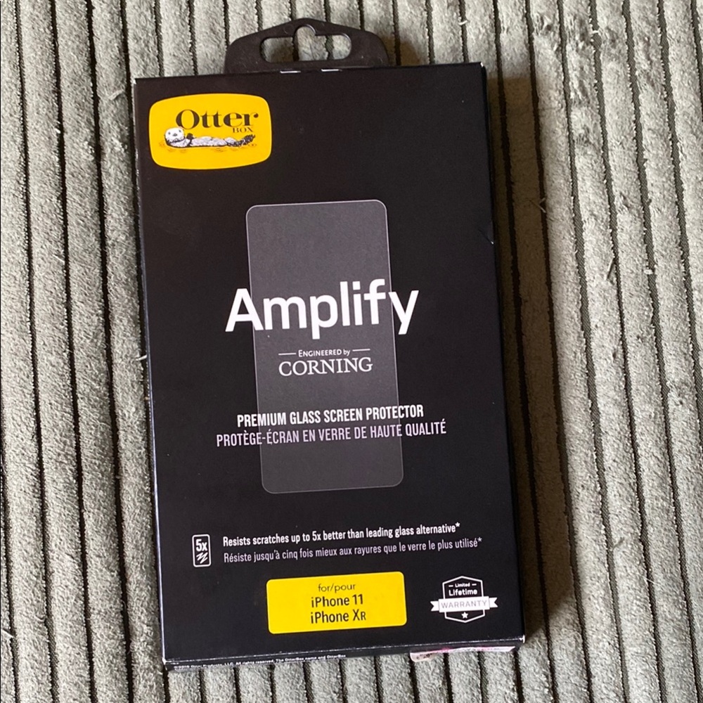 OtterBox Amplify Glass Screen Protector for iPhone 11/XR - Black